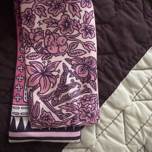 LV Bandeau - Picture 7 of 8